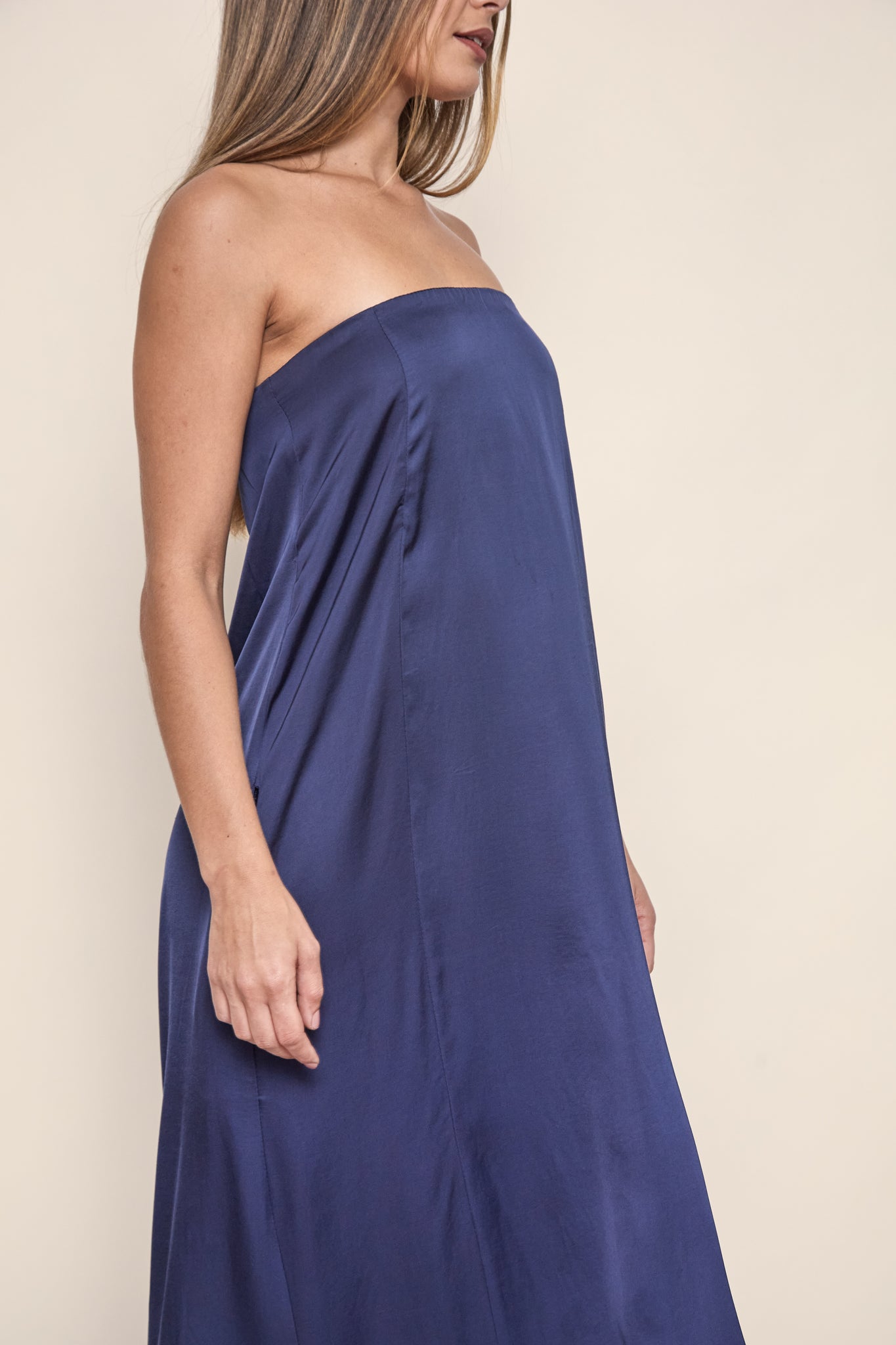 Lila Dress in Navy Blue